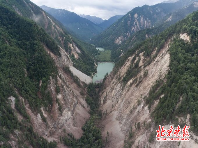 四川九寨沟地震最新图片